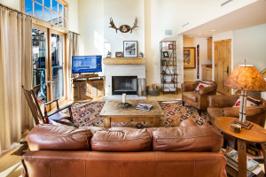 106 Village Way Living Room 3 - Coulter Properties